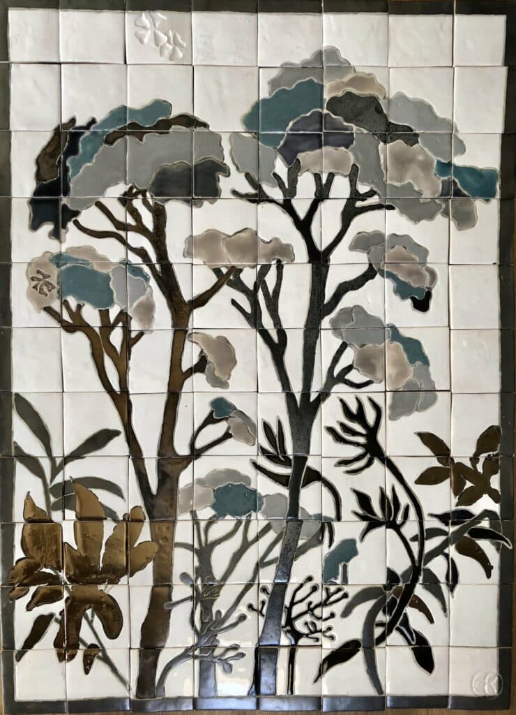 Le panneau aux arbres à plat à l'atelier, cadre anthracite