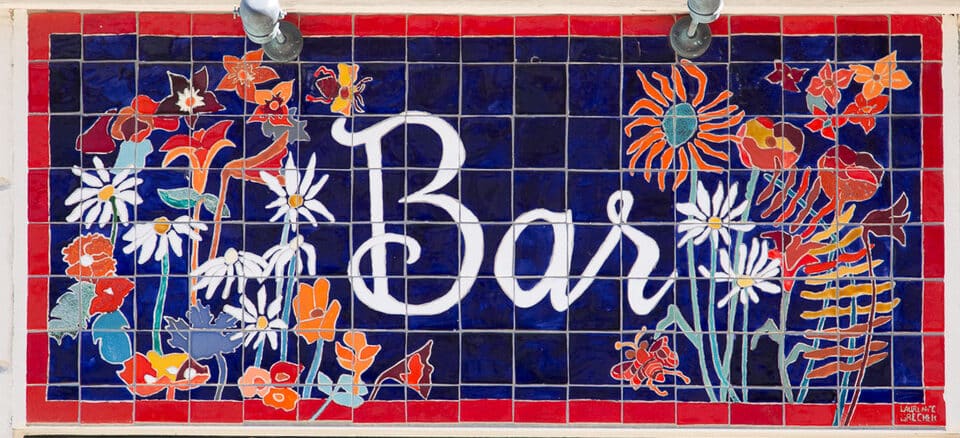 Enseigne Bar en céramique émaillée Art Nouveau