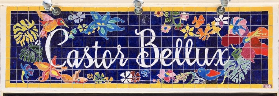 Vue d'ensemble des enseignes céramique Art Nouveau du restaurant Castor Bellux